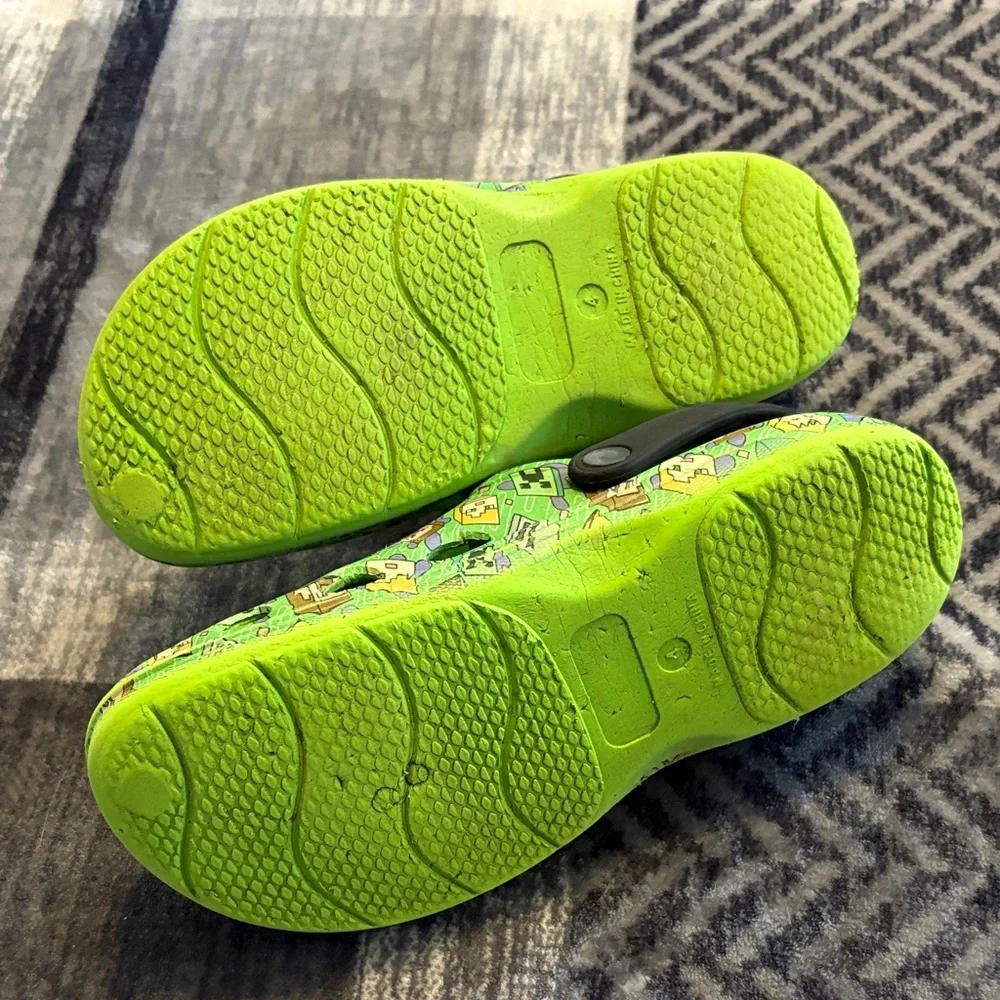 🐢Kids Graphic Green Slippers